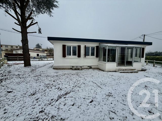 Maison &agrave; louer - 4 pi&egrave;ces - 61,40 m2 - St Pierre Les Nemours - 77 - ILE-DE-FRANCE