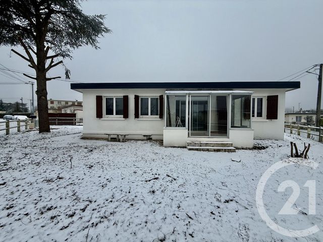 Maison &agrave; louer - 4 pi&egrave;ces - 61,40 m2 - St Pierre Les Nemours - 77 - ILE-DE-FRANCE