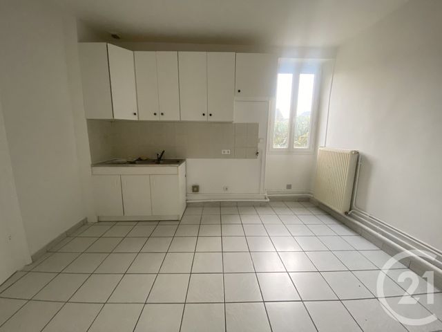 Appartement F3 &agrave; louer - 3 pi&egrave;ces - 58,84 m2 - Chateau Landon - 77 - ILE-DE-FRANCE
