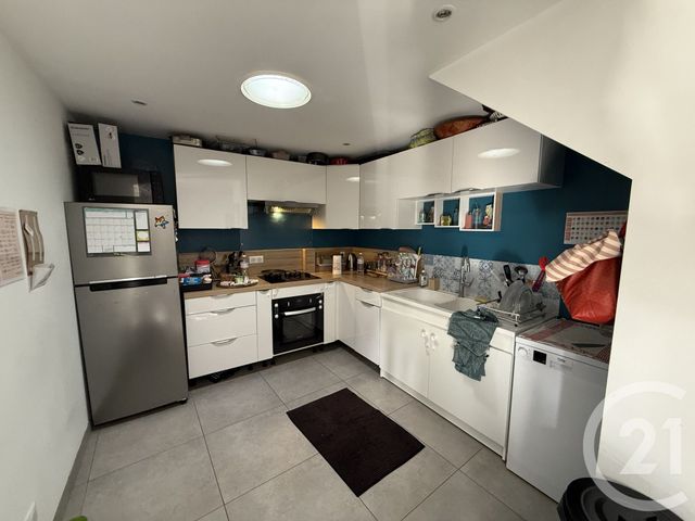 Maison &agrave; louer - 3 pi&egrave;ces - 82,50 m2 - St Pierre Les Nemours - 77 - ILE-DE-FRANCE