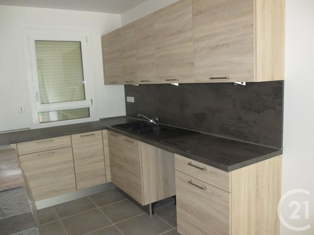 Maison &agrave; louer - 3 pi&egrave;ces - 72,53 m2 - Fay Les Nemours - 77 - ILE-DE-FRANCE