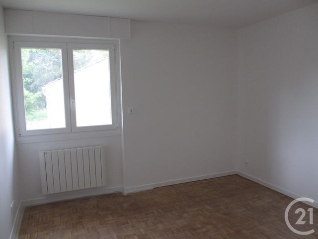 Maison &agrave; louer - 3 pi&egrave;ces - 72,53 m2 - Fay Les Nemours - 77 - ILE-DE-FRANCE