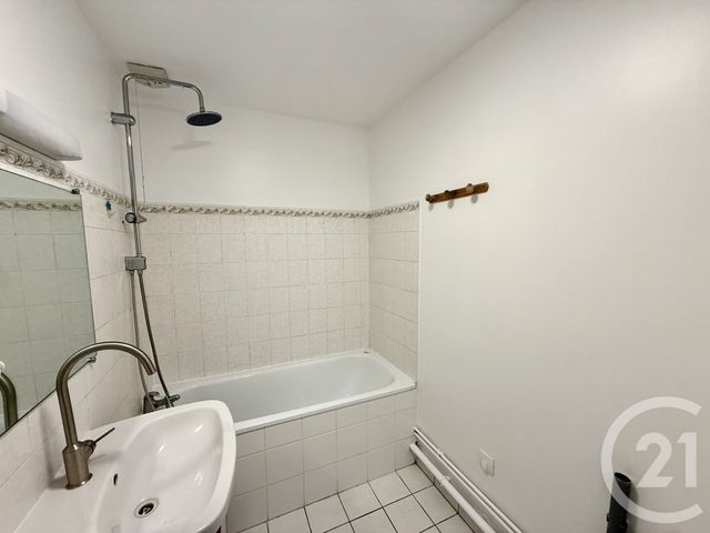 Appartement F3 &agrave; louer - 3 pi&egrave;ces - 65,49 m2 - Nemours - 77 - ILE-DE-FRANCE