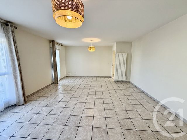 Appartement F3 &agrave; louer - 3 pi&egrave;ces - 73 m2 - Nemours - 77 - ILE-DE-FRANCE