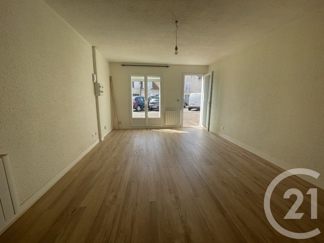 Appartement &agrave; louer - 2 pi&egrave;ces - 49,75 m2 - Nemours - 77 - ILE-DE-FRANCE