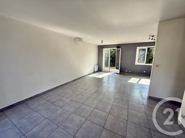 Maison &agrave; louer - 4 pi&egrave;ces - 72,76 m2 - Nemours - 77 - ILE-DE-FRANCE