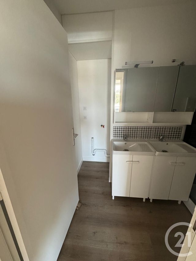 Appartement F4 &agrave; louer - 4 pi&egrave;ces - 61,33 m2 - Egreville - 77 - ILE-DE-FRANCE