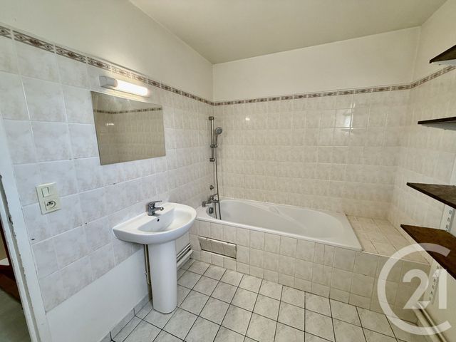 Maison &agrave; louer - 4 pi&egrave;ces - 83,95 m2 - Nemours - 77 - ILE-DE-FRANCE