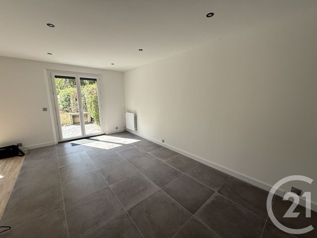 Maison &agrave; louer - 5 pi&egrave;ces - 99 m2 - Nemours - 77 - ILE-DE-FRANCE
