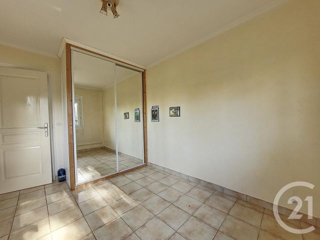 Maison &agrave; louer - 5 pi&egrave;ces - 98 m2 - Poligny - 77 - ILE-DE-FRANCE
