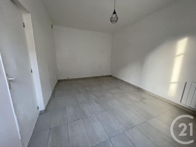 Appartement F2 &agrave; louer - 2 pi&egrave;ces - 46,74 m2 - Voulx - 77 - ILE-DE-FRANCE