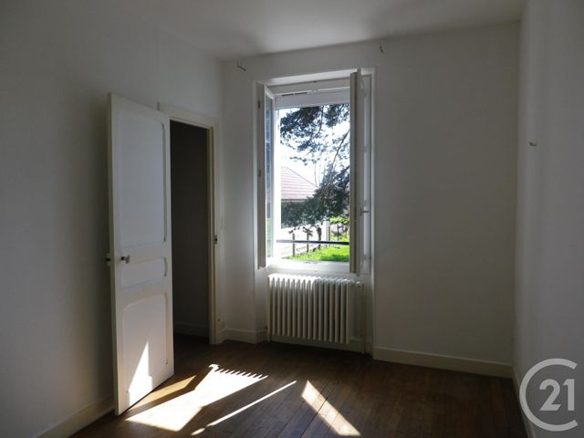 Maison &agrave; louer - 2 pi&egrave;ces - 33,01 m2 - St Pierre Les Nemours - 77 - ILE-DE-FRANCE