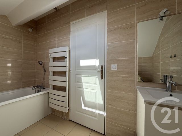 Appartement F4 &agrave; louer - 4 pi&egrave;ces - 74,67 m2 - Egreville - 77 - ILE-DE-FRANCE