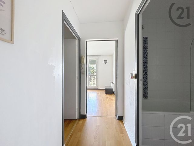 Appartement F1 &agrave; louer - 1 pi&egrave;ce - 28,90 m2 - Troyes - 10 - CHAMPAGNE-ARDENNE