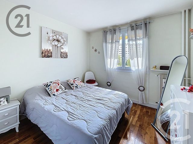 Appartement F5 &agrave; vendre - 5 pi&egrave;ces - 89,74 m2 - St Andre Les Vergers - 10 - CHAMPAGNE-ARDENNE