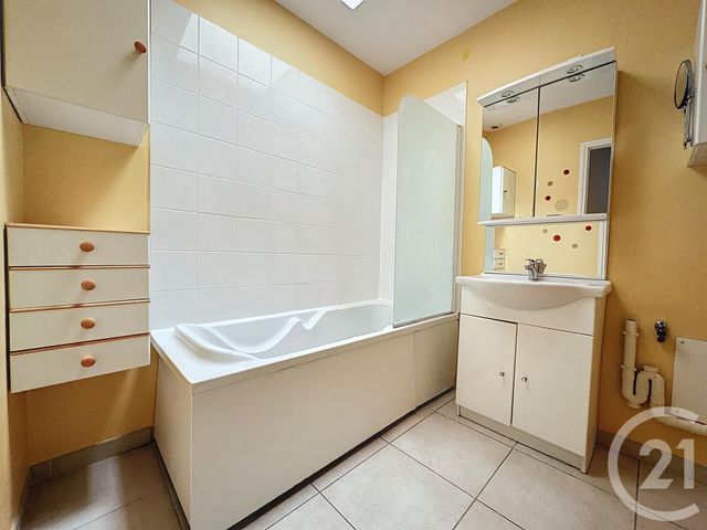 Appartement T3 &agrave; louer - 4 pi&egrave;ces - 71,70 m2 - Troyes - 10 - CHAMPAGNE-ARDENNE