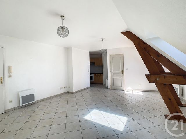 Appartement F3 à louer - 3 pièces - 75,80 m2 - Troyes - 10 - CHAMPAGNE-ARDENNE