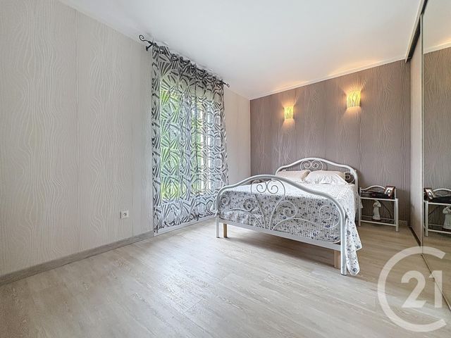 Maison &agrave; vendre - 6 pi&egrave;ces - 194 m2 - La Chapelle St Luc - 10 - CHAMPAGNE-ARDENNE