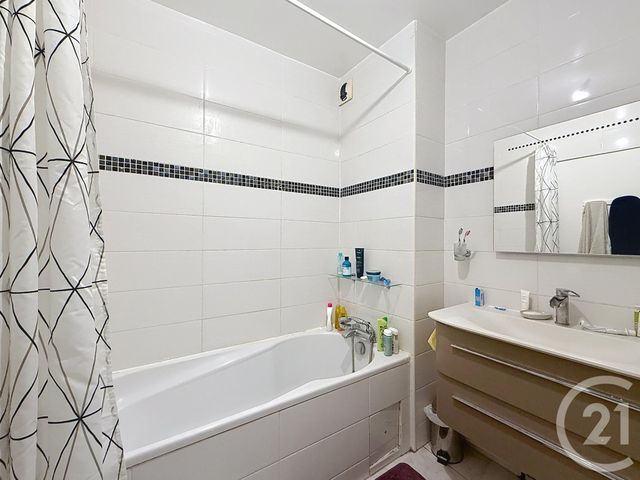 Appartement à vendre - 4 pièces - 80 m2 - Troyes - 10 - CHAMPAGNE-ARDENNE