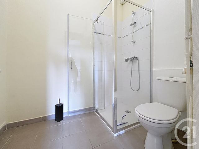 Appartement à louer - 2 pièces - 47 m2 - La Chapelle St Luc - 10 - CHAMPAGNE-ARDENNE