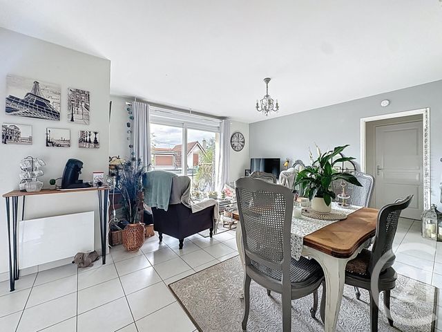 Appartement F3 à vendre - 3 pièces - 76,10 m2 - Ste Savine - 10 - CHAMPAGNE-ARDENNE