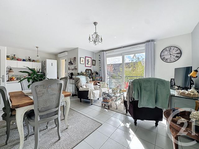 Appartement F3 à vendre - 3 pièces - 76,10 m2 - Ste Savine - 10 - CHAMPAGNE-ARDENNE