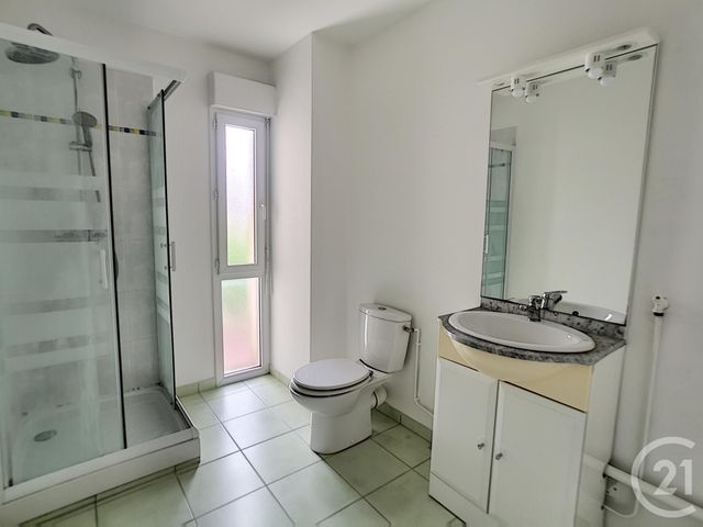Appartement T2 &agrave; louer - 2 pi&egrave;ces - 34 m2 - St Julien Les Villas - 10 - CHAMPAGNE-ARDENNE