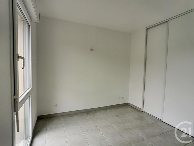 Appartement T2 &agrave; louer - 2 pi&egrave;ces - 34 m2 - St Julien Les Villas - 10 - CHAMPAGNE-ARDENNE