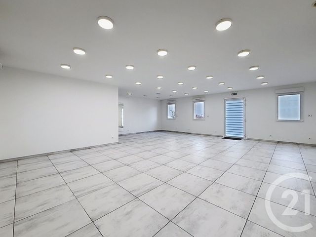 Appartement Local à louer - 3 pièces - 99 m2 - La Chapelle St Luc - 10 - CHAMPAGNE-ARDENNE