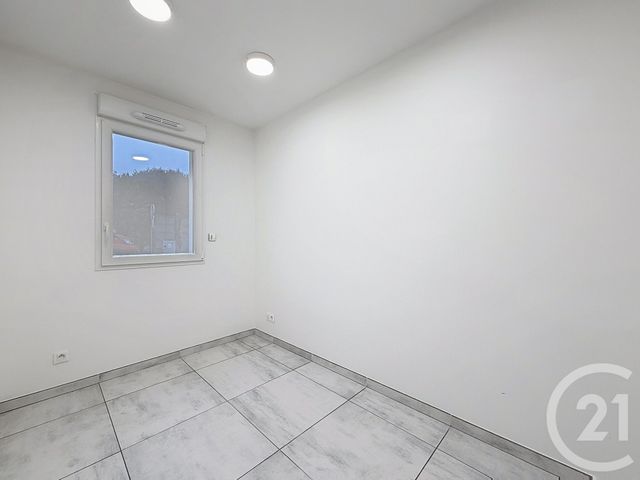 Appartement Local à louer - 3 pièces - 99 m2 - La Chapelle St Luc - 10 - CHAMPAGNE-ARDENNE