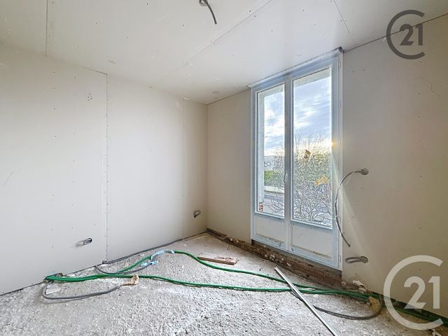 Maison à vendre - 5 pièces - 88 m2 - St Julien Les Villas - 10 - CHAMPAGNE-ARDENNE