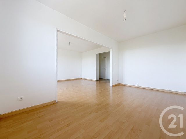 Appartement F4 &agrave; louer - 4 pi&egrave;ces - 76 m2 - St Julien Les Villas - 10 - CHAMPAGNE-ARDENNE