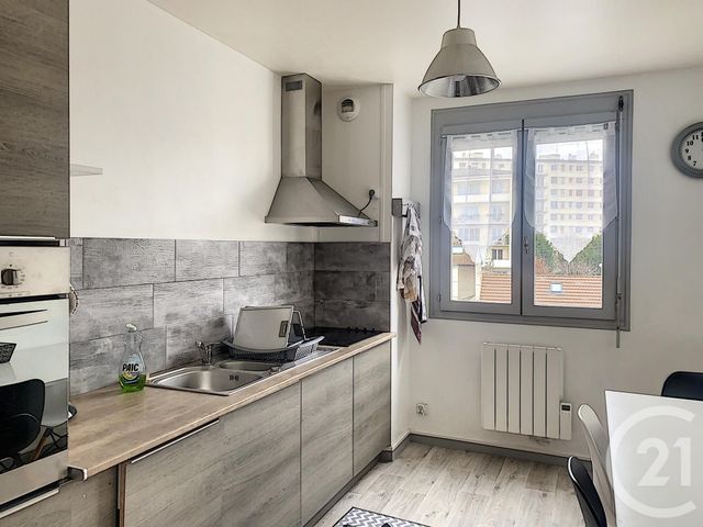 Appartement T4 &agrave; louer - 4 pi&egrave;ces - 78,35 m2 - Troyes - 10 - CHAMPAGNE-ARDENNE