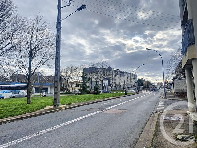 Appartement T4 &agrave; louer - 4 pi&egrave;ces - 78,35 m2 - Troyes - 10 - CHAMPAGNE-ARDENNE