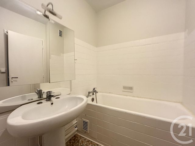 Appartement T3 &agrave; louer - 3 pi&egrave;ces - 66,97 m2 - Troyes - 10 - CHAMPAGNE-ARDENNE