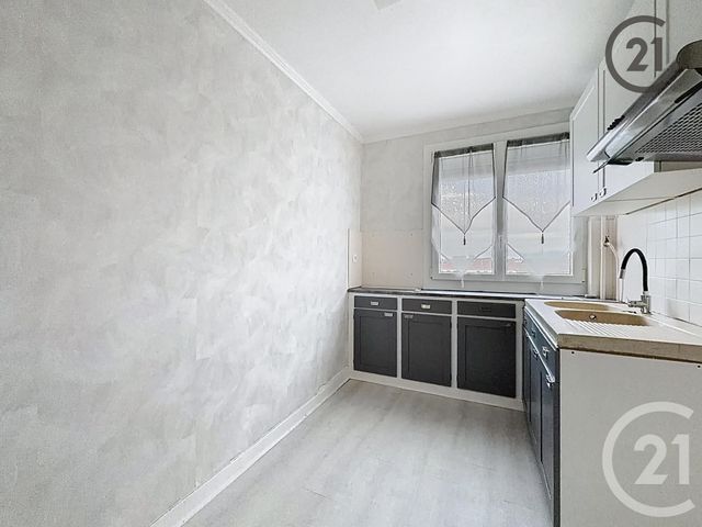 Appartement T3 &agrave; louer - 3 pi&egrave;ces - 66,32 m2 - Troyes - 10 - CHAMPAGNE-ARDENNE