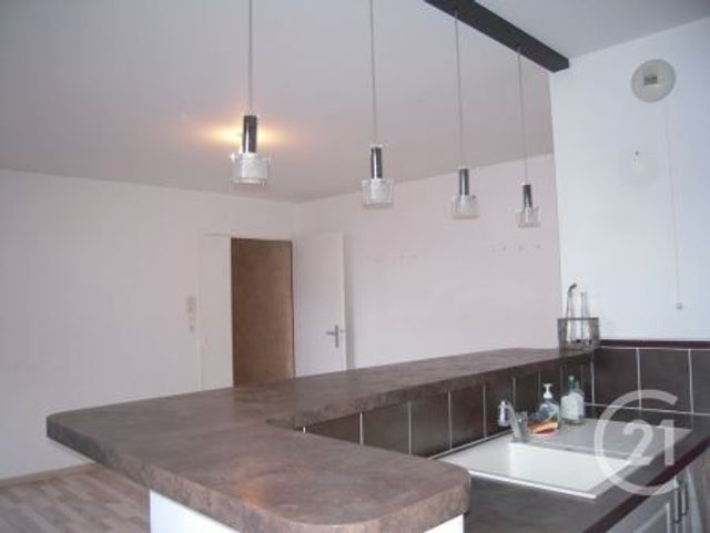 Appartement F3 &agrave; louer - 3 pi&egrave;ces - 62,30 m2 - Ste Savine - 10 - CHAMPAGNE-ARDENNE