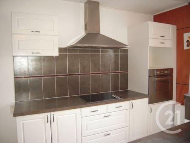 Appartement F3 &agrave; louer - 3 pi&egrave;ces - 62,30 m2 - Ste Savine - 10 - CHAMPAGNE-ARDENNE