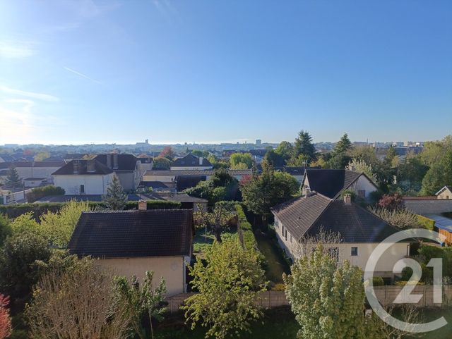 Appartement &agrave; louer - 4 pi&egrave;ces - 68 m2 - La Chapelle St Luc - 10 - CHAMPAGNE-ARDENNE