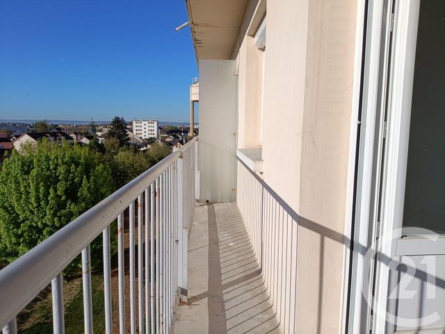 Appartement &agrave; louer - 4 pi&egrave;ces - 68 m2 - La Chapelle St Luc - 10 - CHAMPAGNE-ARDENNE