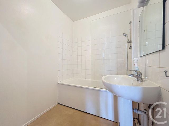 Appartement T3 &agrave; louer - 3 pi&egrave;ces - 55 m2 - Ste Savine - 10 - CHAMPAGNE-ARDENNE