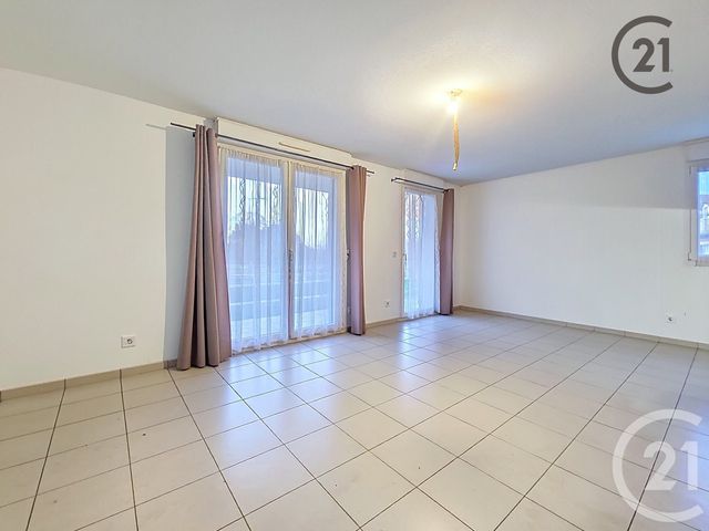 Appartement T3 &agrave; vendre - 3 pi&egrave;ces - 63 m2 - St Julien Les Villas - 10 - CHAMPAGNE-ARDENNE