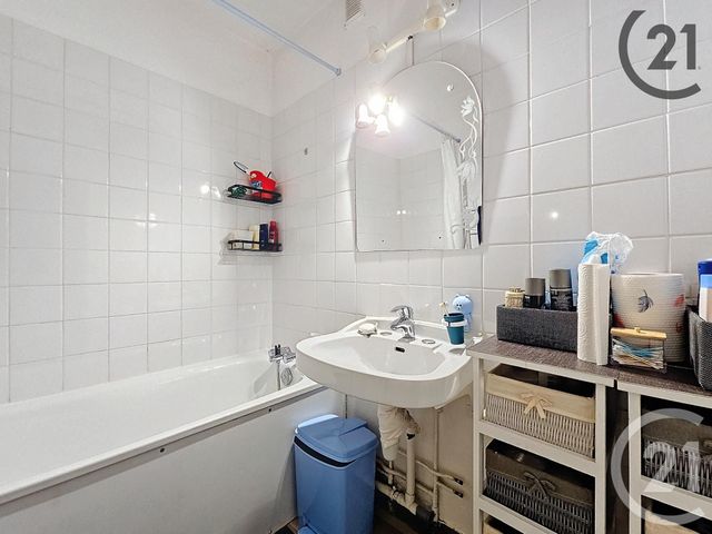 Appartement F4 &agrave; vendre - 4 pi&egrave;ces - 73,43 m2 - St Andre Les Vergers - 10 - CHAMPAGNE-ARDENNE