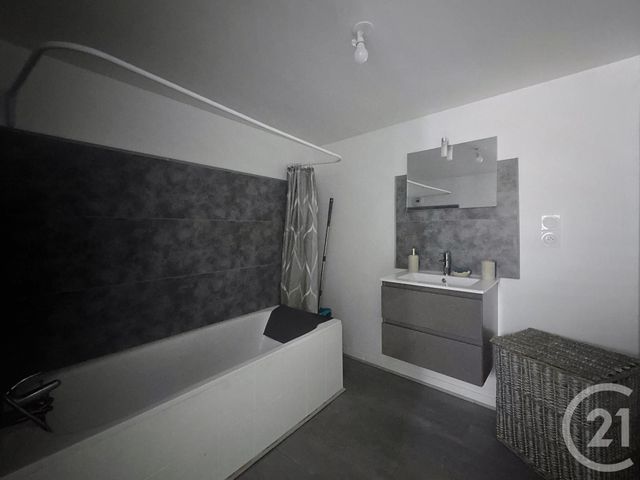 Appartement T4 &agrave; louer - 3 pi&egrave;ces - 73,60 m2 - Troyes - 10 - CHAMPAGNE-ARDENNE