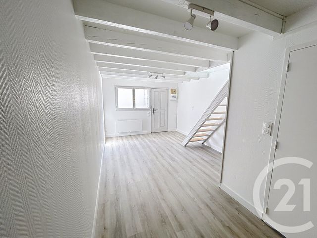 Appartement Duplex &agrave; louer - 2 pi&egrave;ces - 26,75 m2 - Troyes - 10 - CHAMPAGNE-ARDENNE