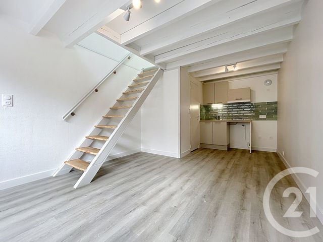 Appartement Duplex &agrave; louer - 2 pi&egrave;ces - 26,75 m2 - Troyes - 10 - CHAMPAGNE-ARDENNE