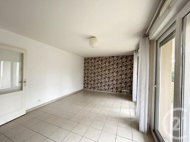 Appartement F3 &agrave; louer - 3 pi&egrave;ces - 65,80 m2 - Troyes - 10 - CHAMPAGNE-ARDENNE