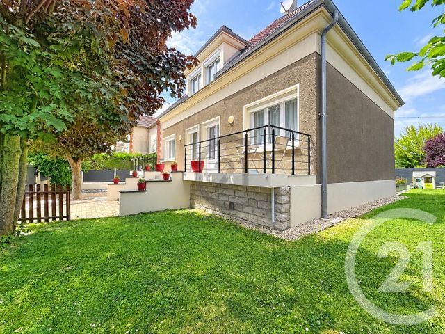 Maison 6 pièces 140 m² · à Sainte-Savine · 140 m² · 468 000 €