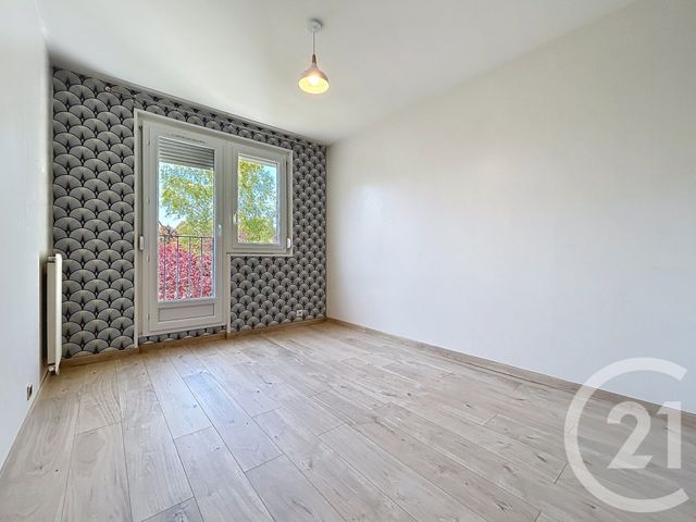 Appartement F4 &agrave; louer - 4 pi&egrave;ces - 80 m2 - St Andre Les Vergers - 10 - CHAMPAGNE-ARDENNE