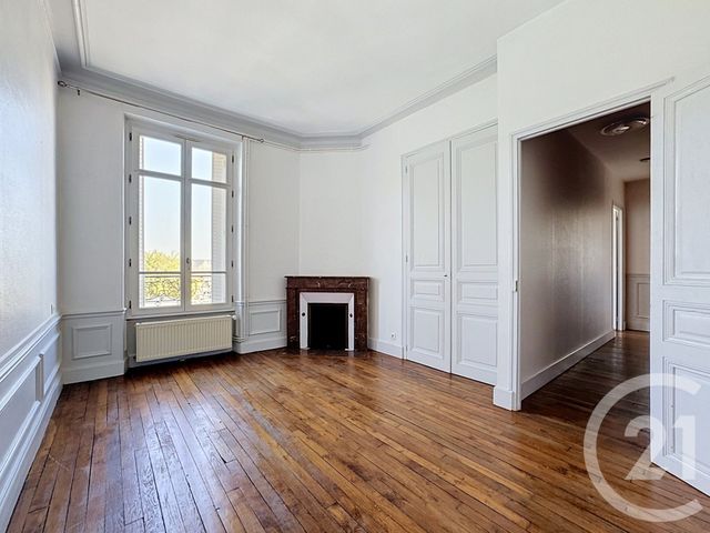 Appartement F5 &agrave; louer - 5 pi&egrave;ces - 123 m2 - Troyes - 10 - CHAMPAGNE-ARDENNE